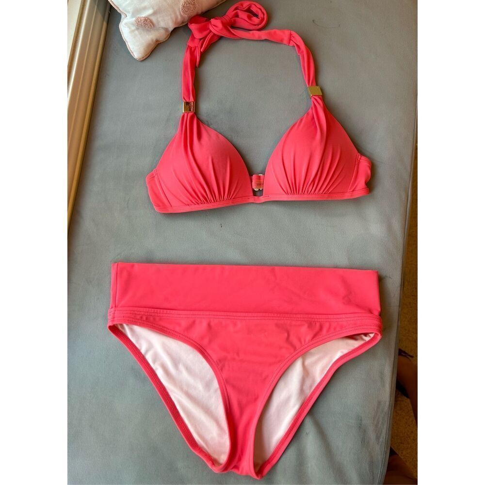 Victoria’s Secret bikini set